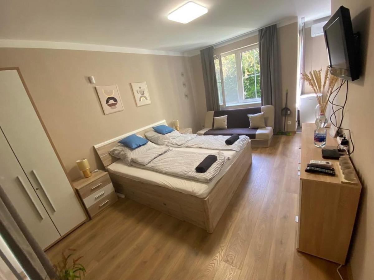 Mediterran Apartman With Pool Siófok Exterior foto