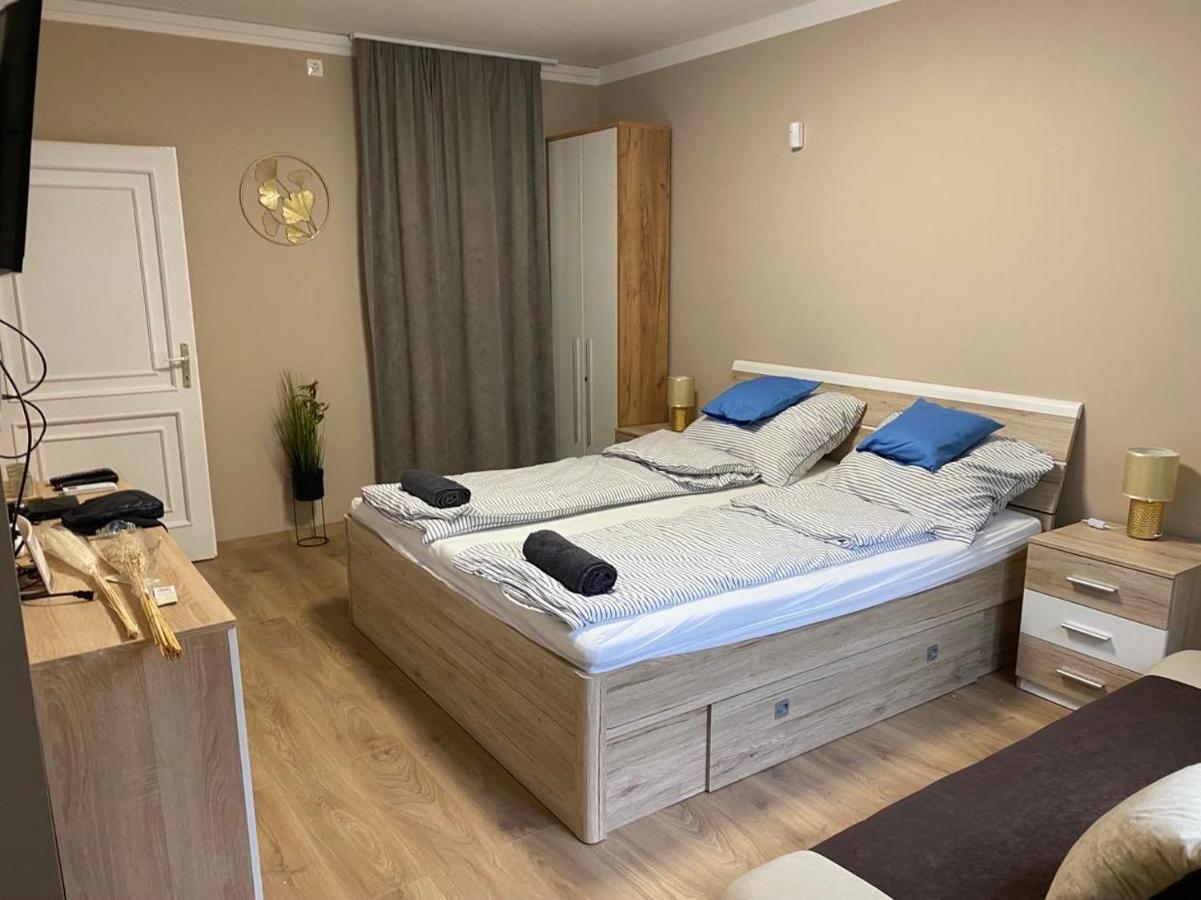 Mediterran Apartman With Pool Siófok Exterior foto
